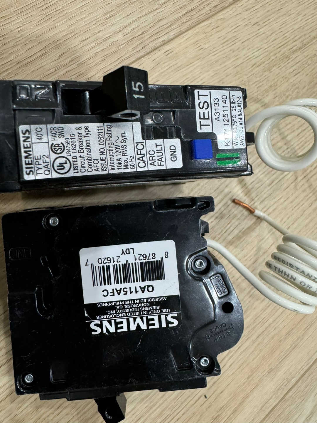 Siemens 15 Amp Circuit Breaker & Combination Type AFCI