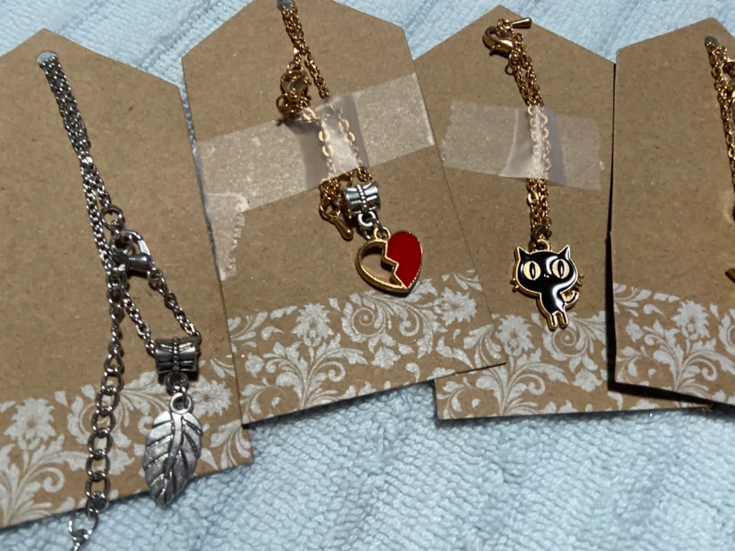 Charm necklaces image indicator(3)