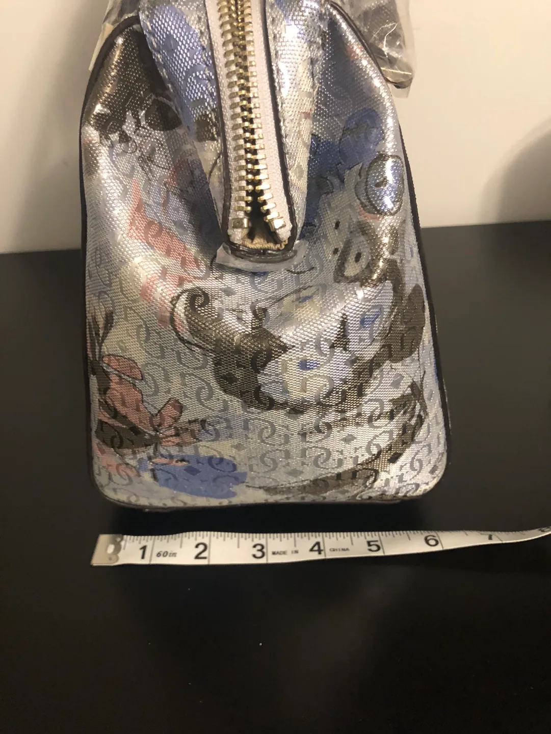 Guess Satchel image indicator(5)