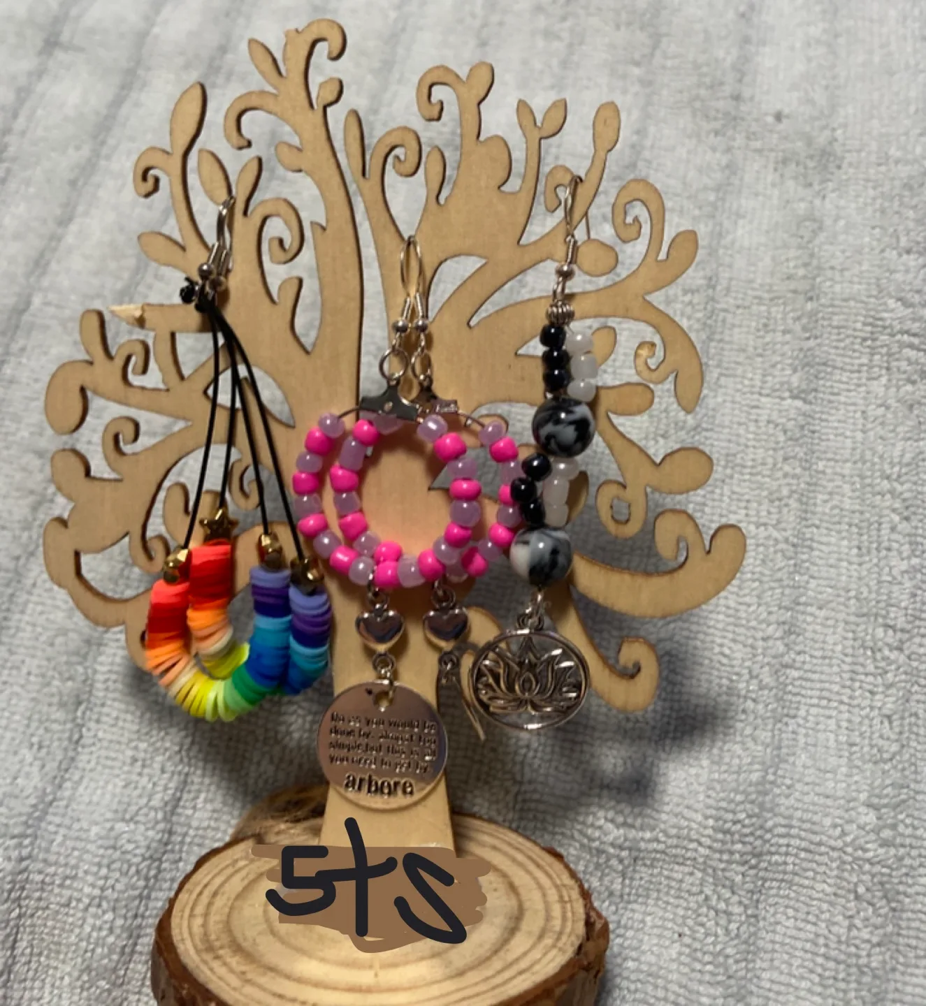 Handmade Beaded Earrings image indicator(3)