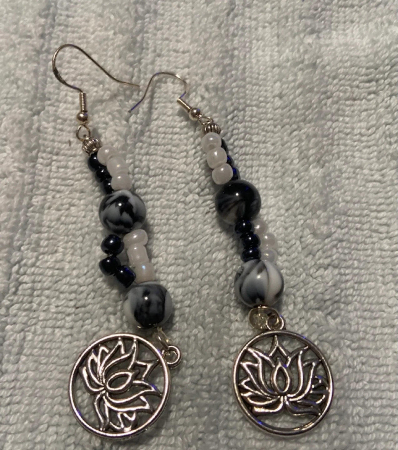 Handmade Beaded Earrings image indicator(5)