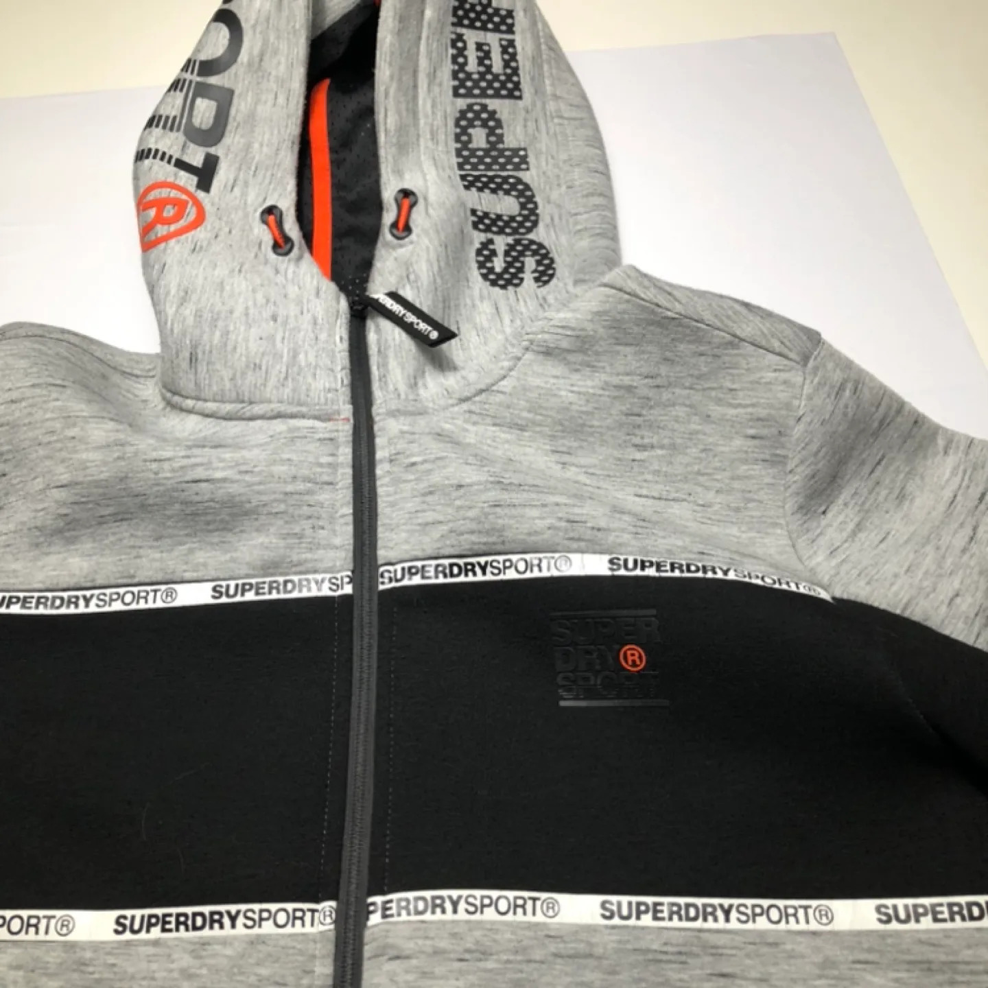 Superdry Gym Tech Colorblock Logo Sport Hoodie Size M image indicator(3)