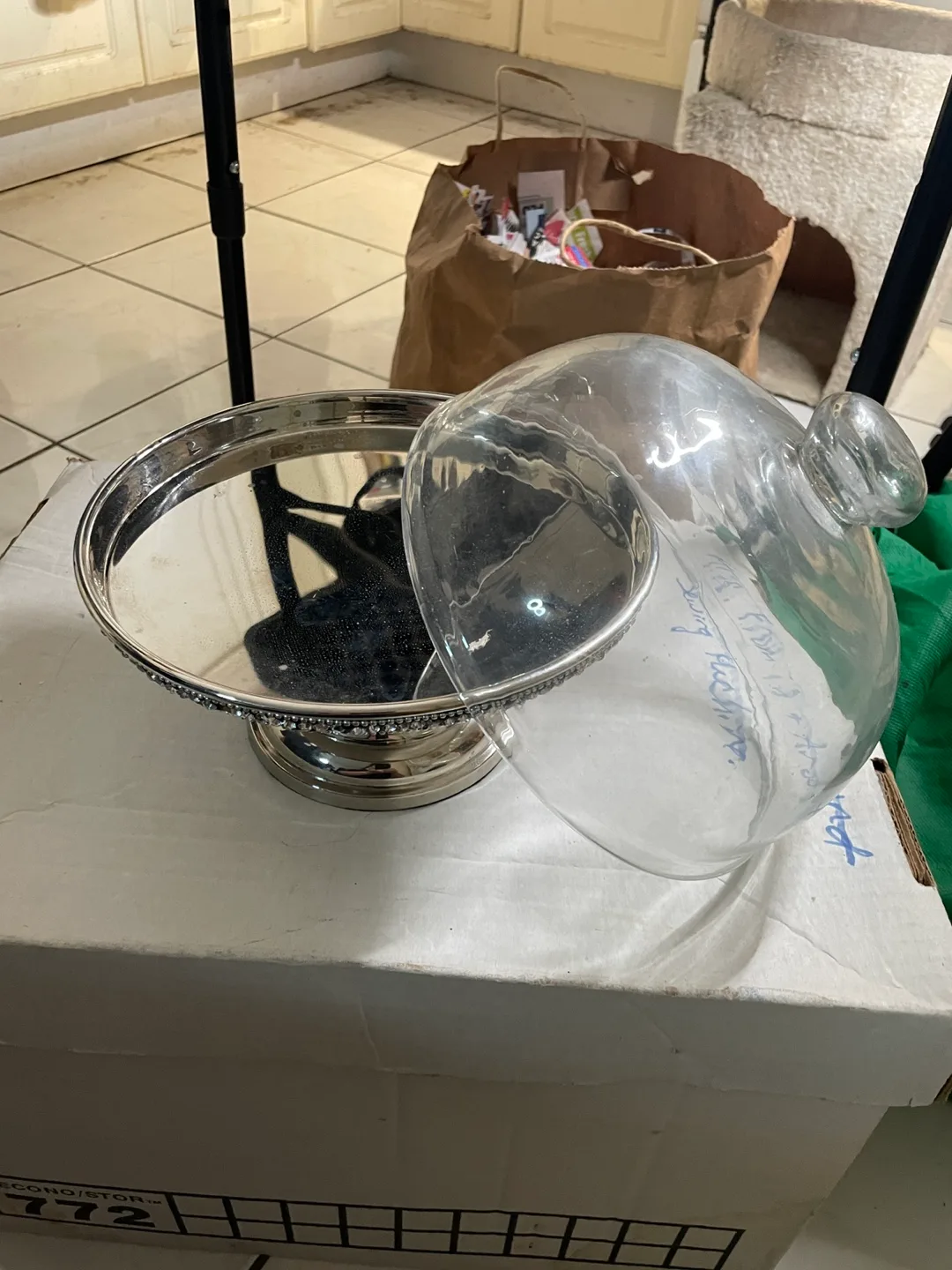 Silver Cake Stand with Glass Dome image indicator(2)