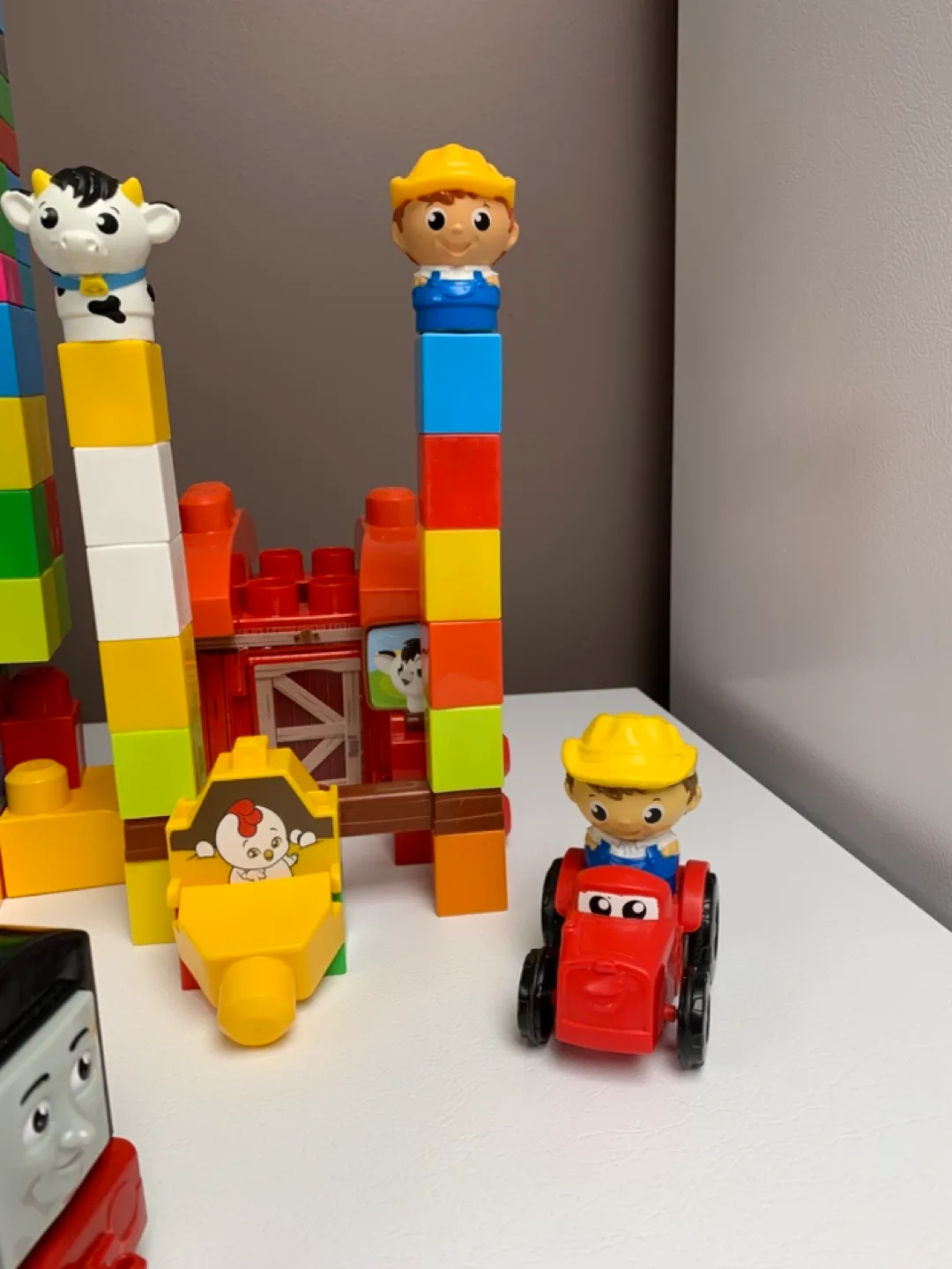 Thomas & Friends and Farm Building Blocks image indicator(4)