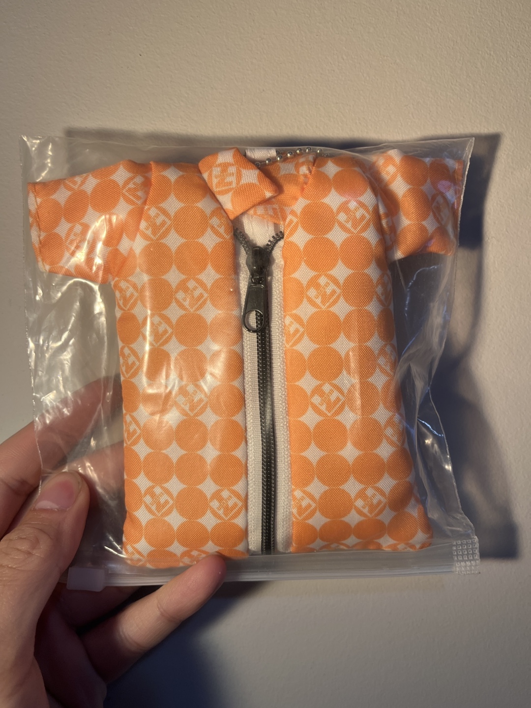 7-11 Miniature Orange Zip-Up Keychain grocery bag