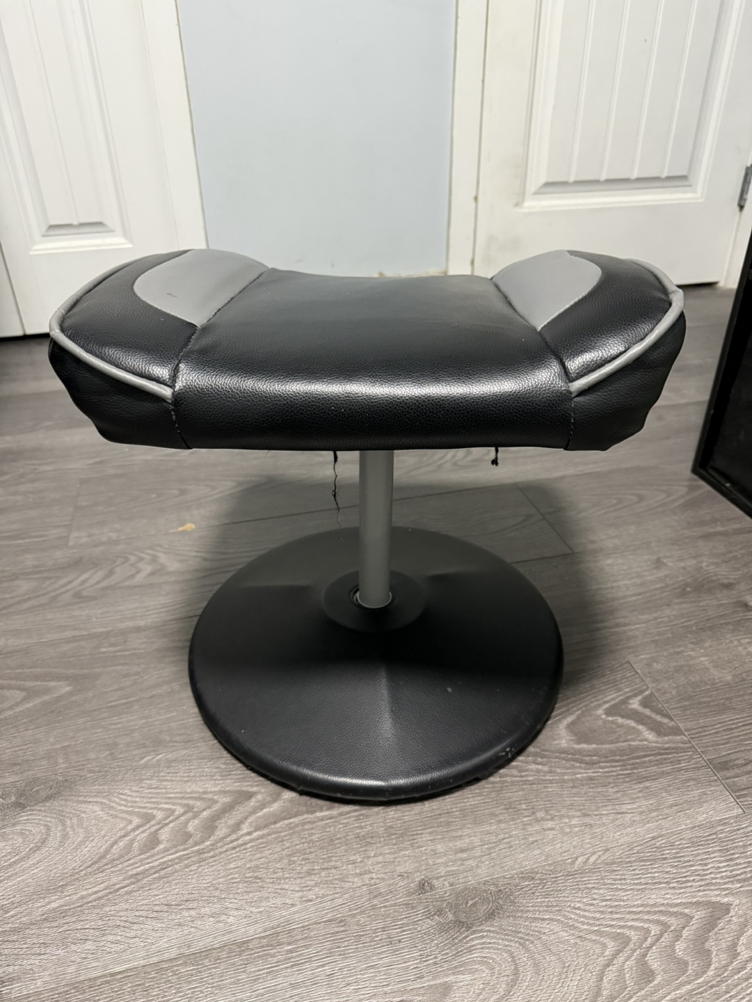 Swivelling Footrest