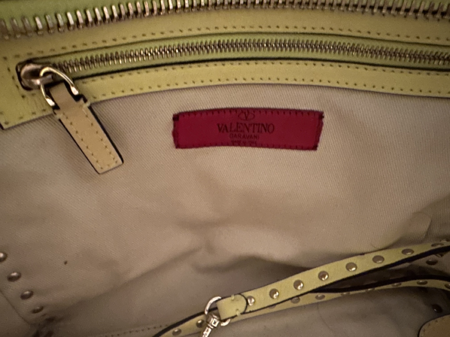 Valentino Garavani Rockstud handbag - photo 2