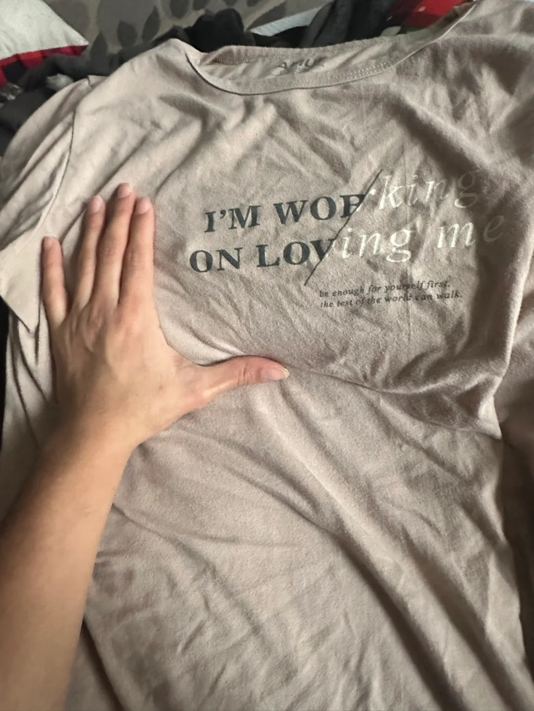 Amour Collection T-shirt image indicator(2)