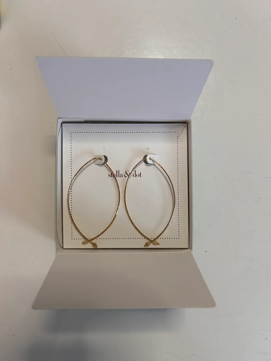 BNIB Stella & Dot Gold Hammered Hoops image indicator(5)