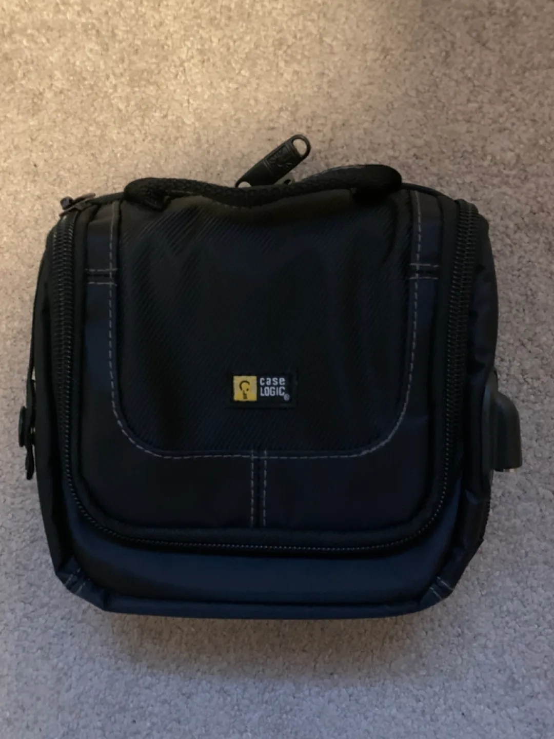 NEW - Case Logic Travel Fanny Pouch   (3 packs available) image indicator(3)