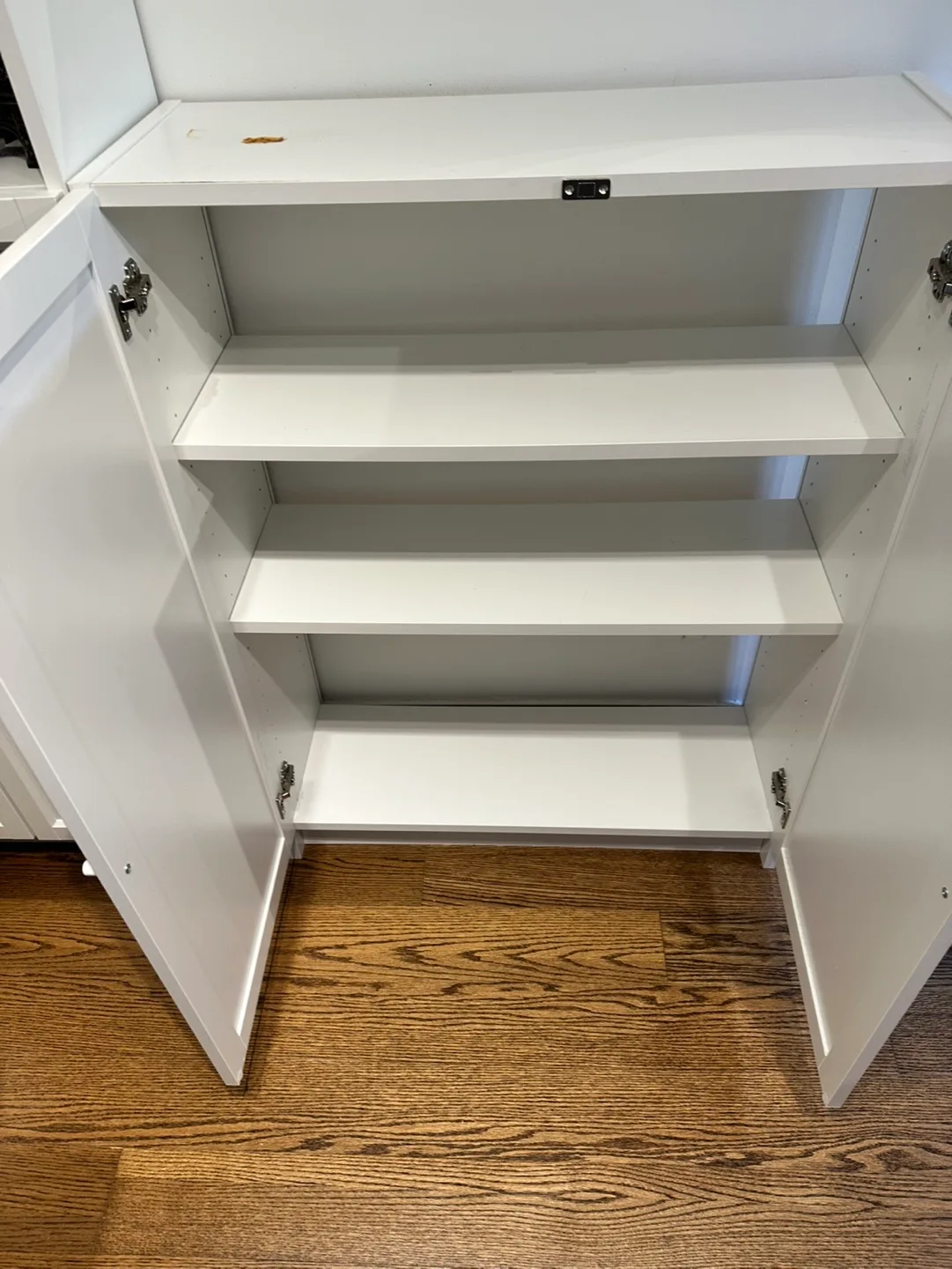 IKEA Billy Bookcase with Doors image indicator(2)