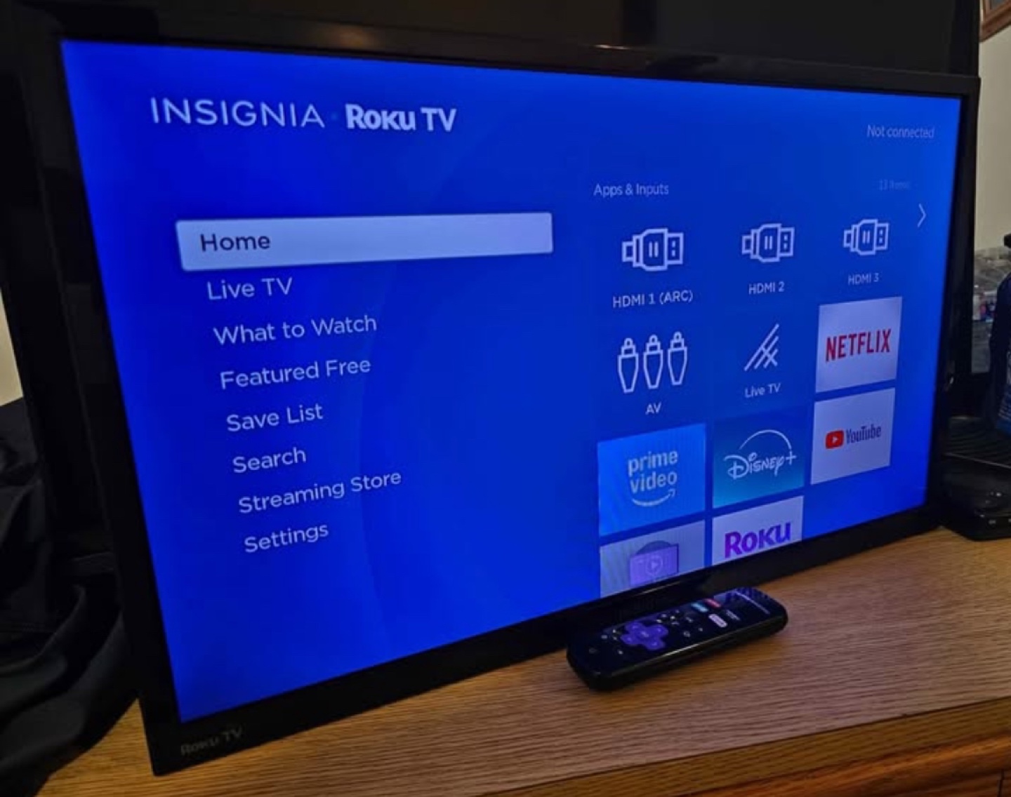 Insignia Roku TV 24”