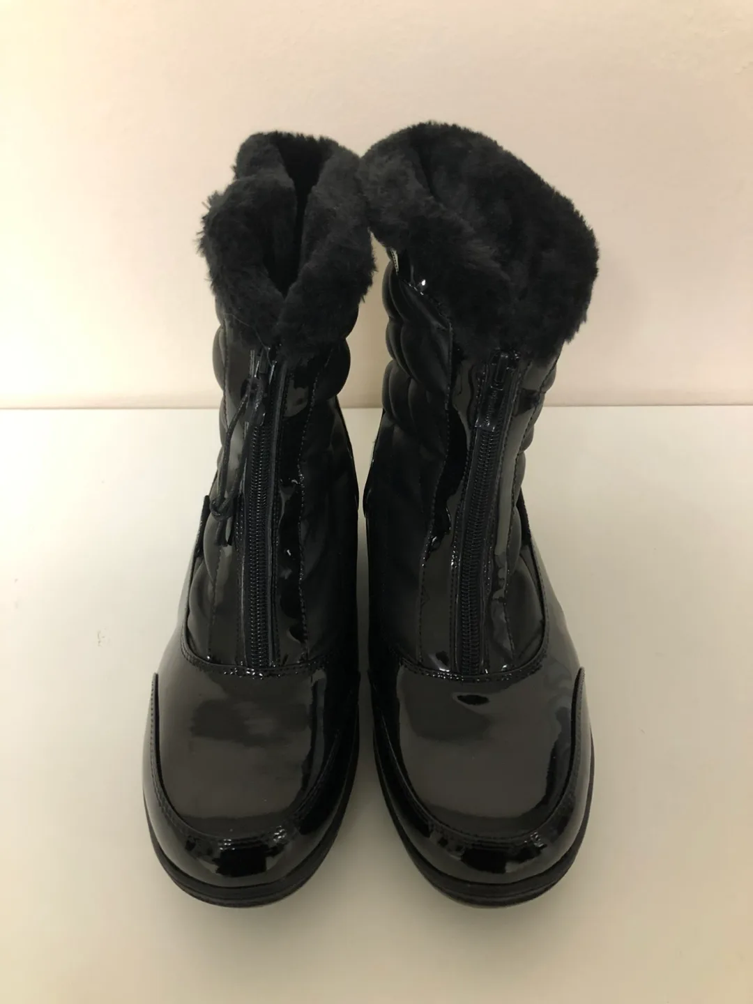 NWOT Aquatherm Women's Black Winter Boots image indicator(3)