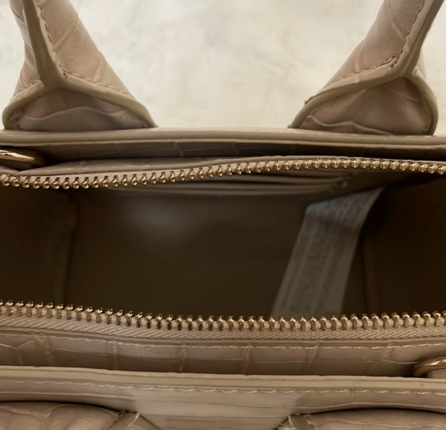 ZARA  Beige Crocodile-Embossed Handbag image indicator(2)