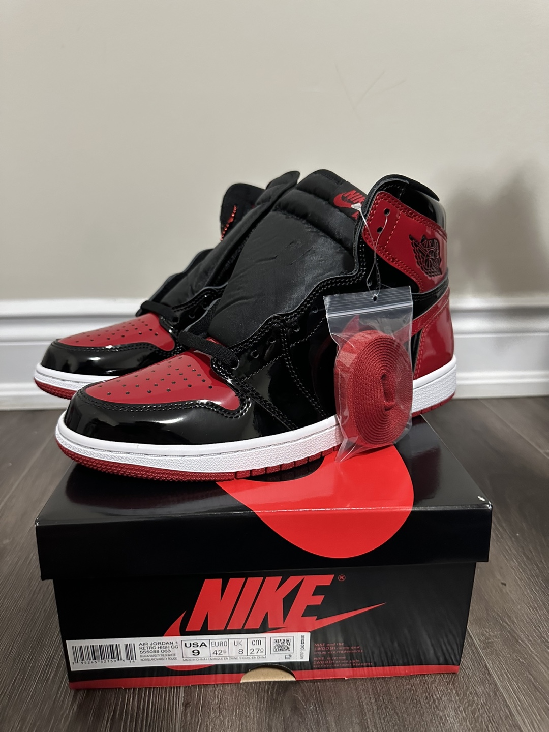 Air Jordan 1 Retro High OG Patent Bred