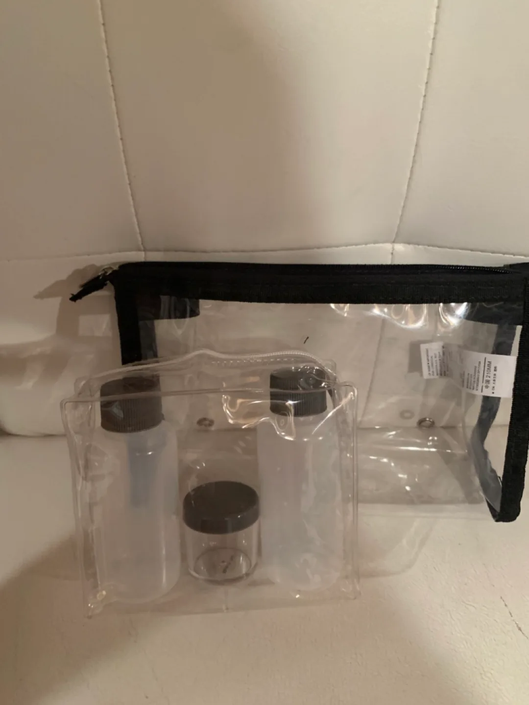 Travel Toiletry Set image indicator(2)