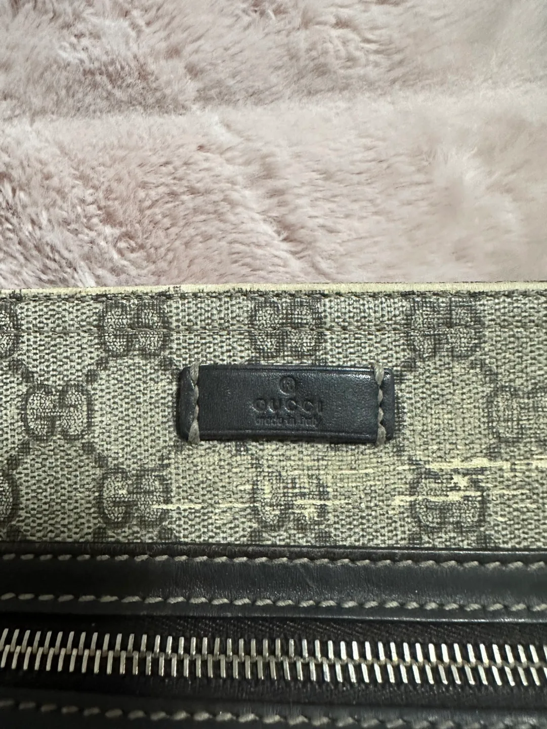 Authentic Gucci Messenger Bag with an Entrupy COA image indicator(2)