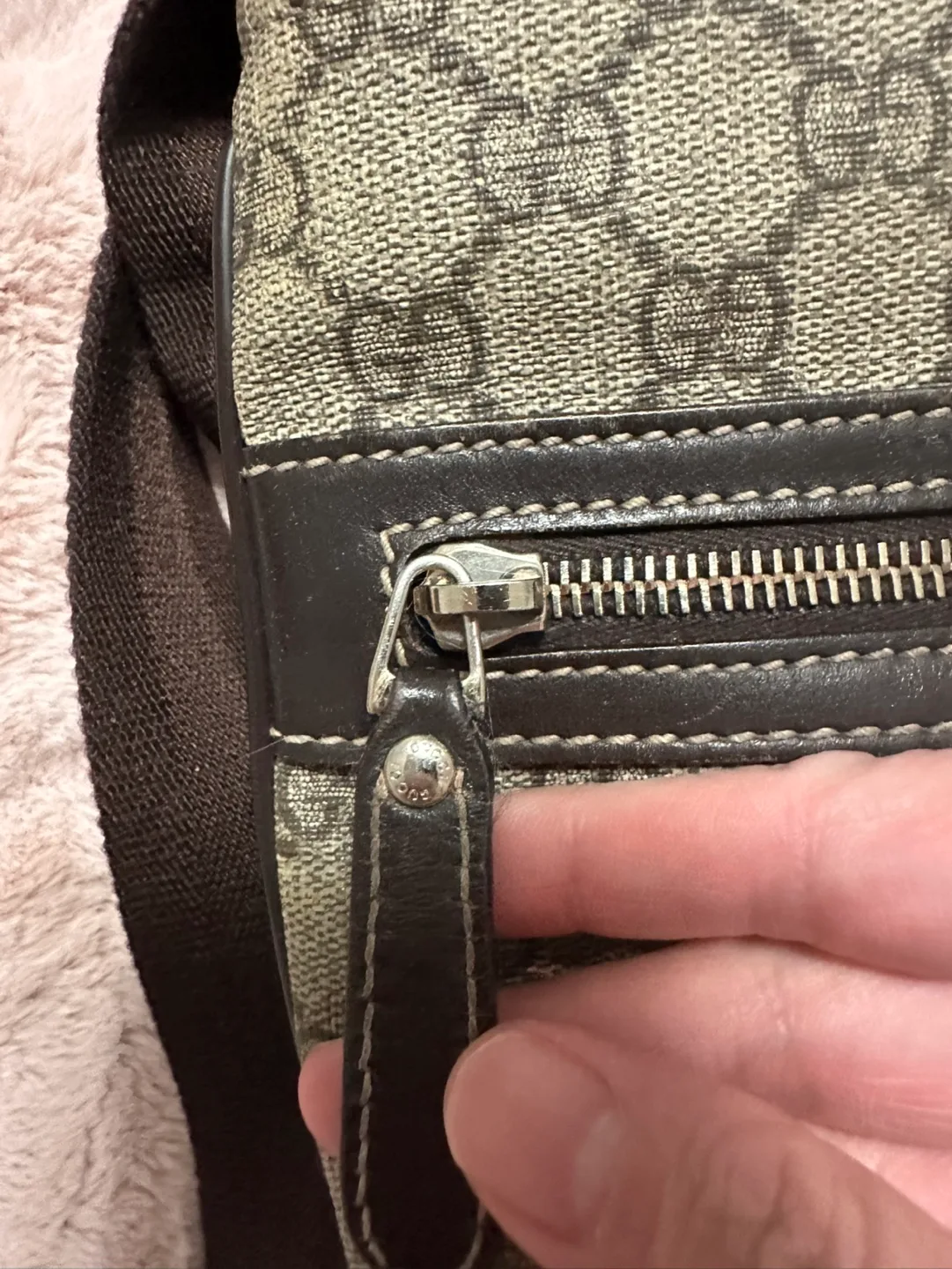 Authentic Gucci Messenger Bag with an Entrupy COA image indicator(10)