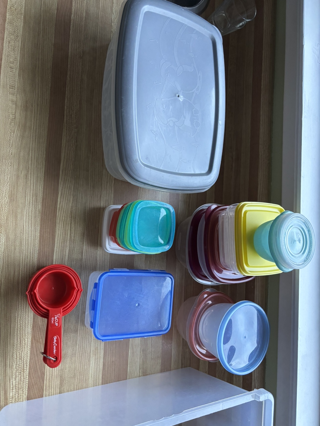 Mixed sizes of Plastic Containers - photo 2