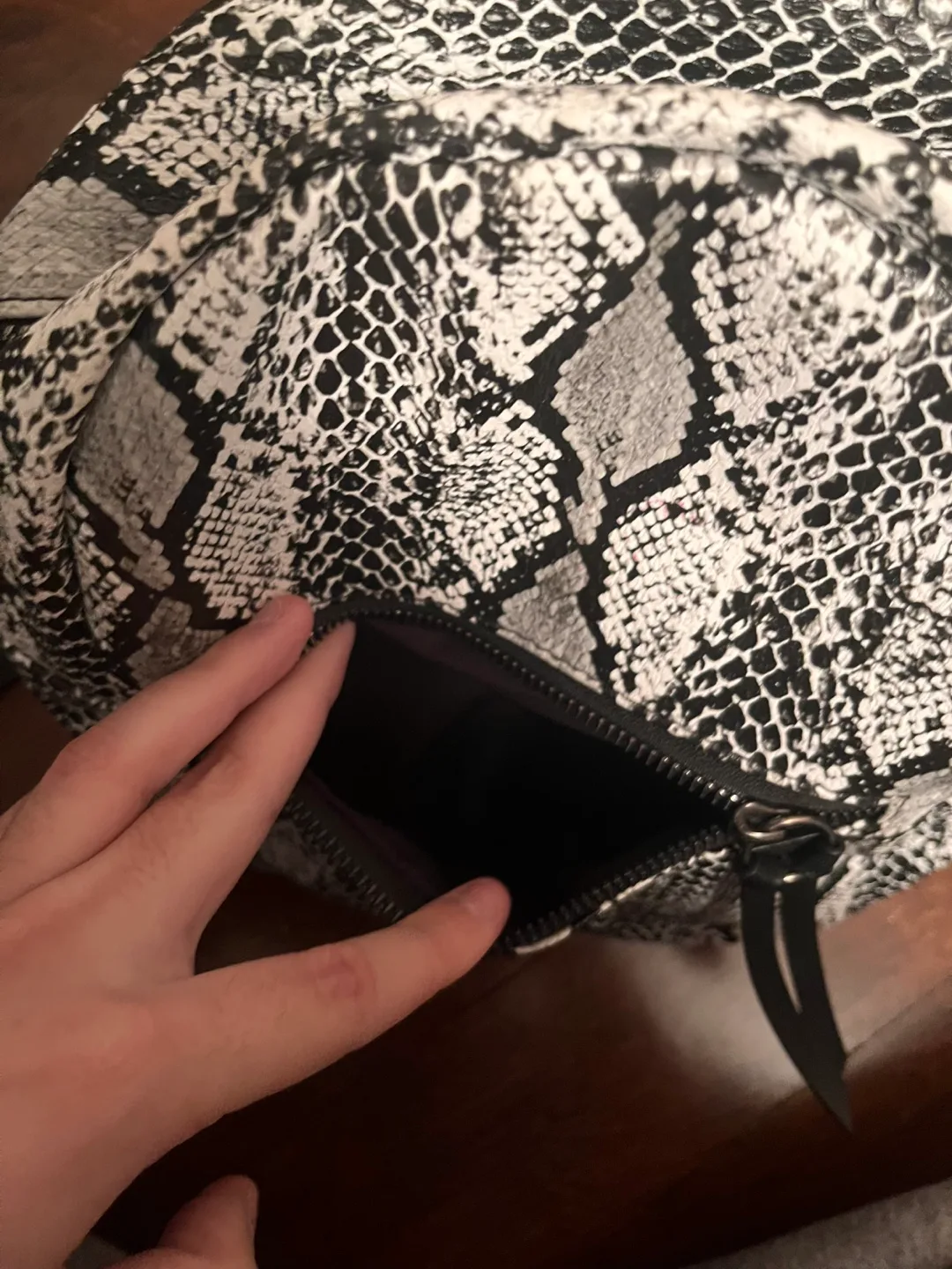 Black and White Snake Skin Backpack image indicator(4)