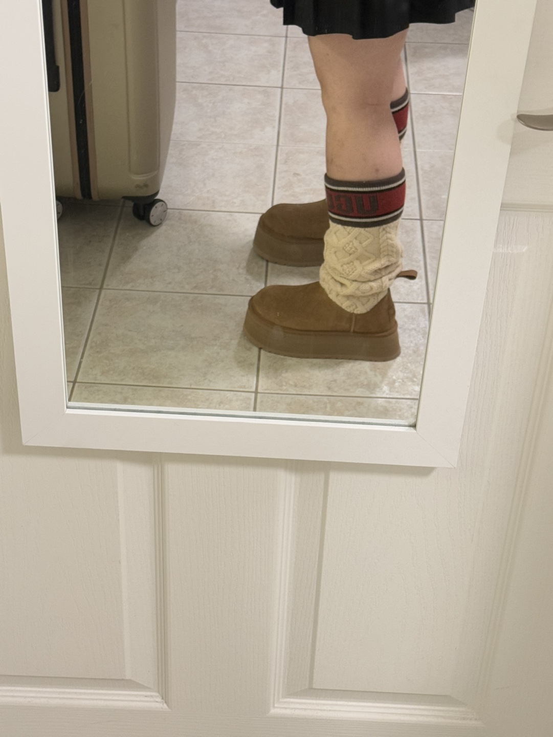 UGG Women's Tan Platform Sweater Boots Size 6 - photo 3