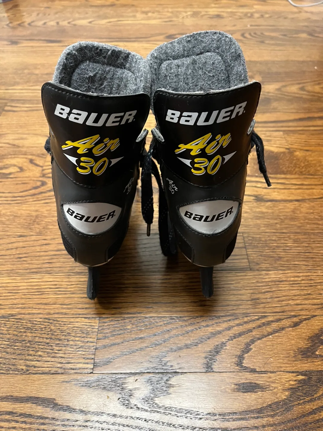 Bauer Air 30 Youth Hockey Skates Size 12D image indicator(2)