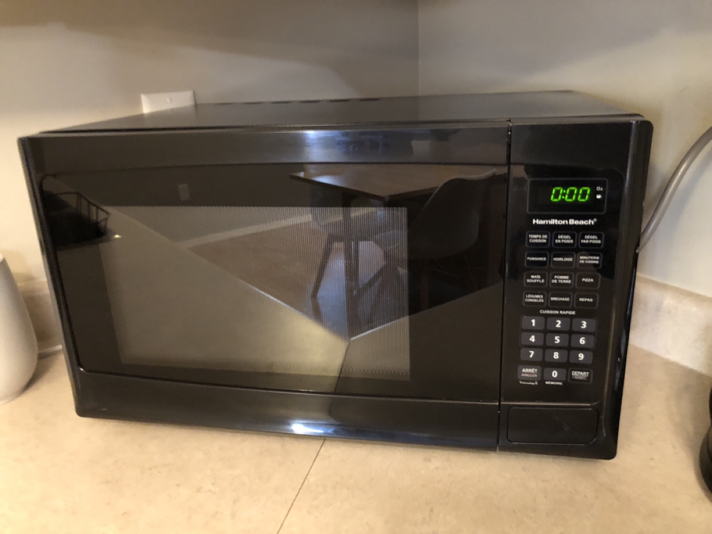 Hamilton Beach Microwave - photo 2