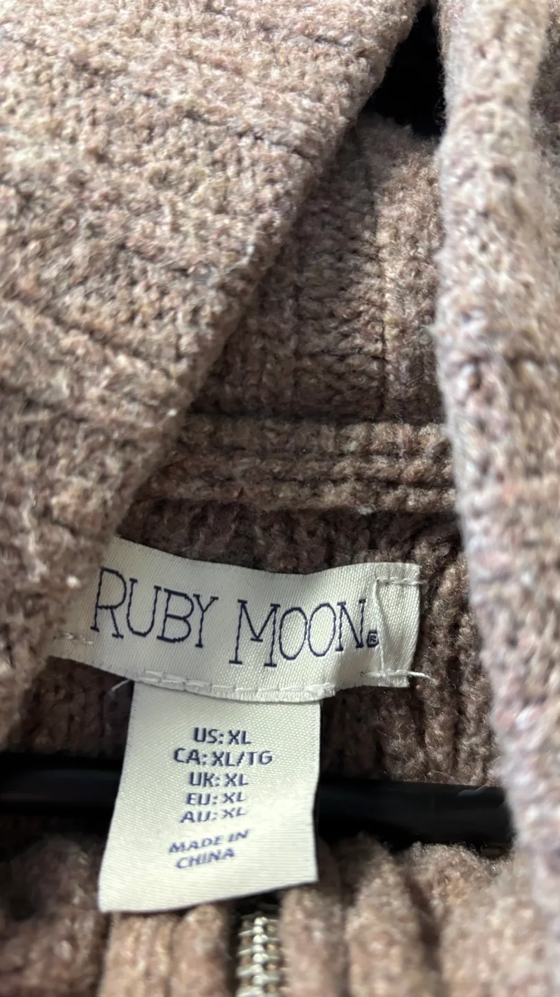 Ruby Moon Cable Knit Sweater image indicator(2)