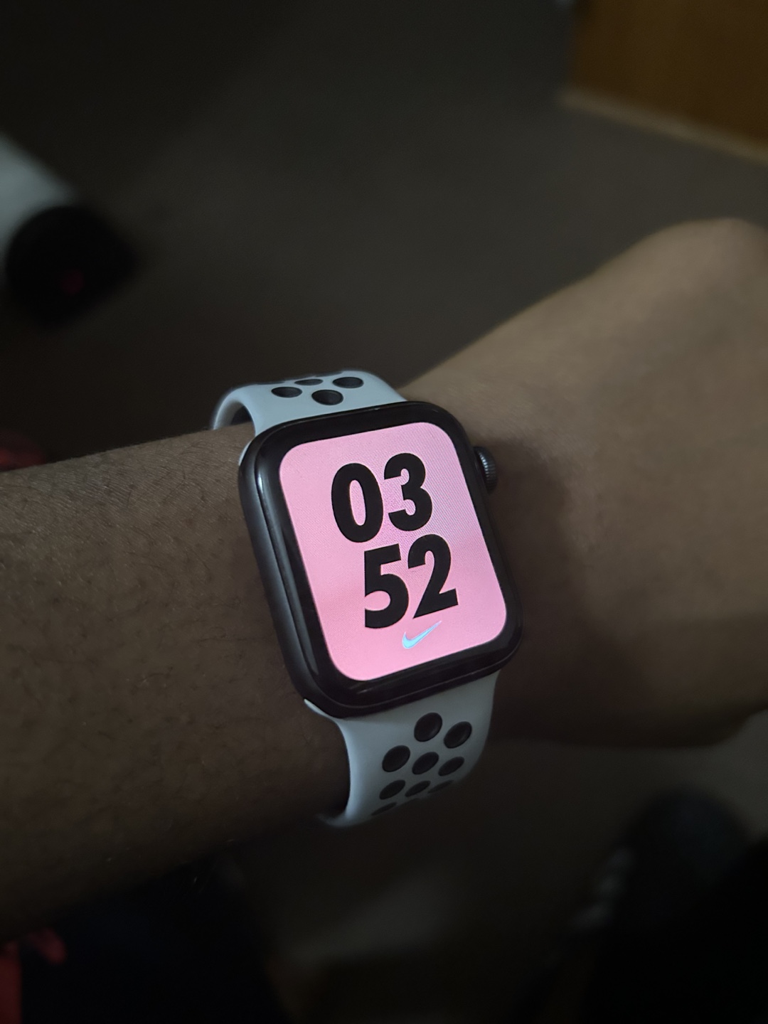 Apple Watch Nike SE (GPS) – 40mm Space Grey - photo 5