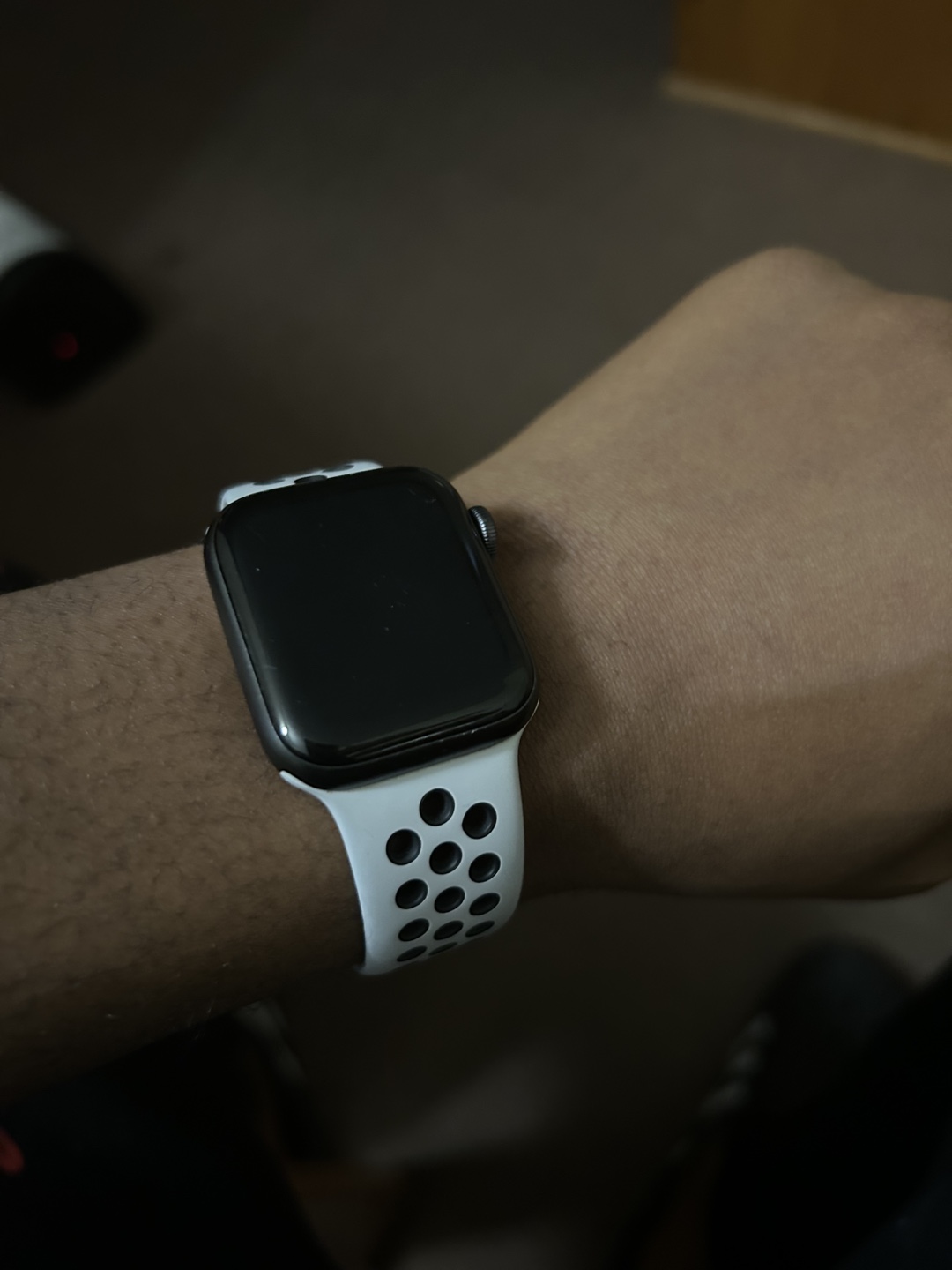 Apple Watch Nike SE (GPS) – 40mm Space Grey - photo 4