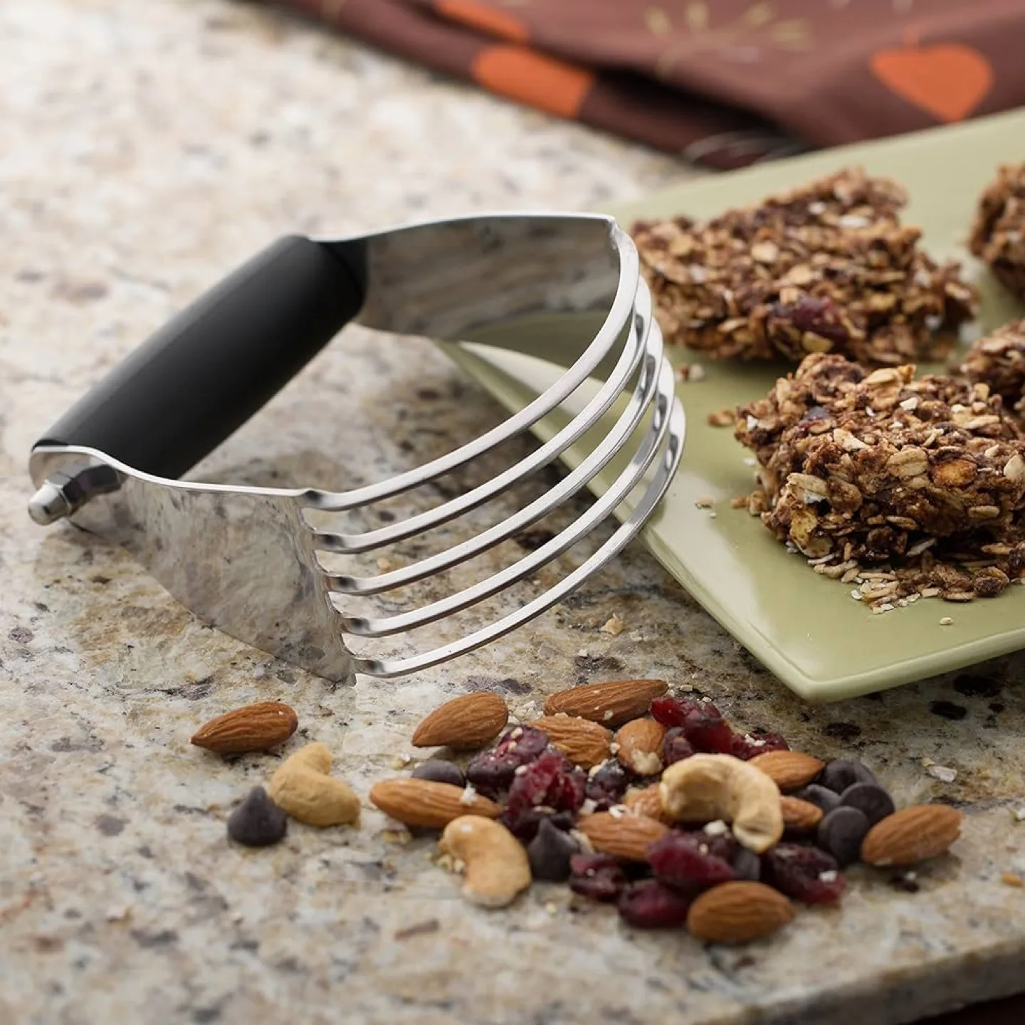 Pastry Cutter, Stainless Steel,  Black Handle image indicator(2)