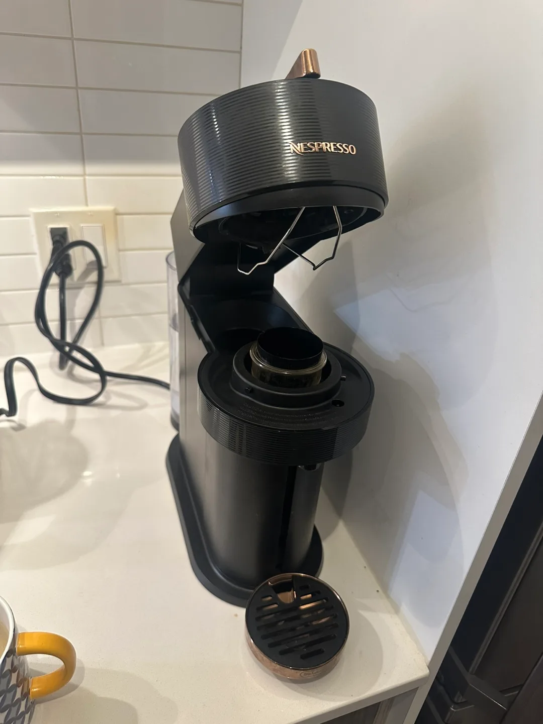 Nespresso Vertuo Next Coffee and Espresso Machine by De'Longhi image indicator(5)