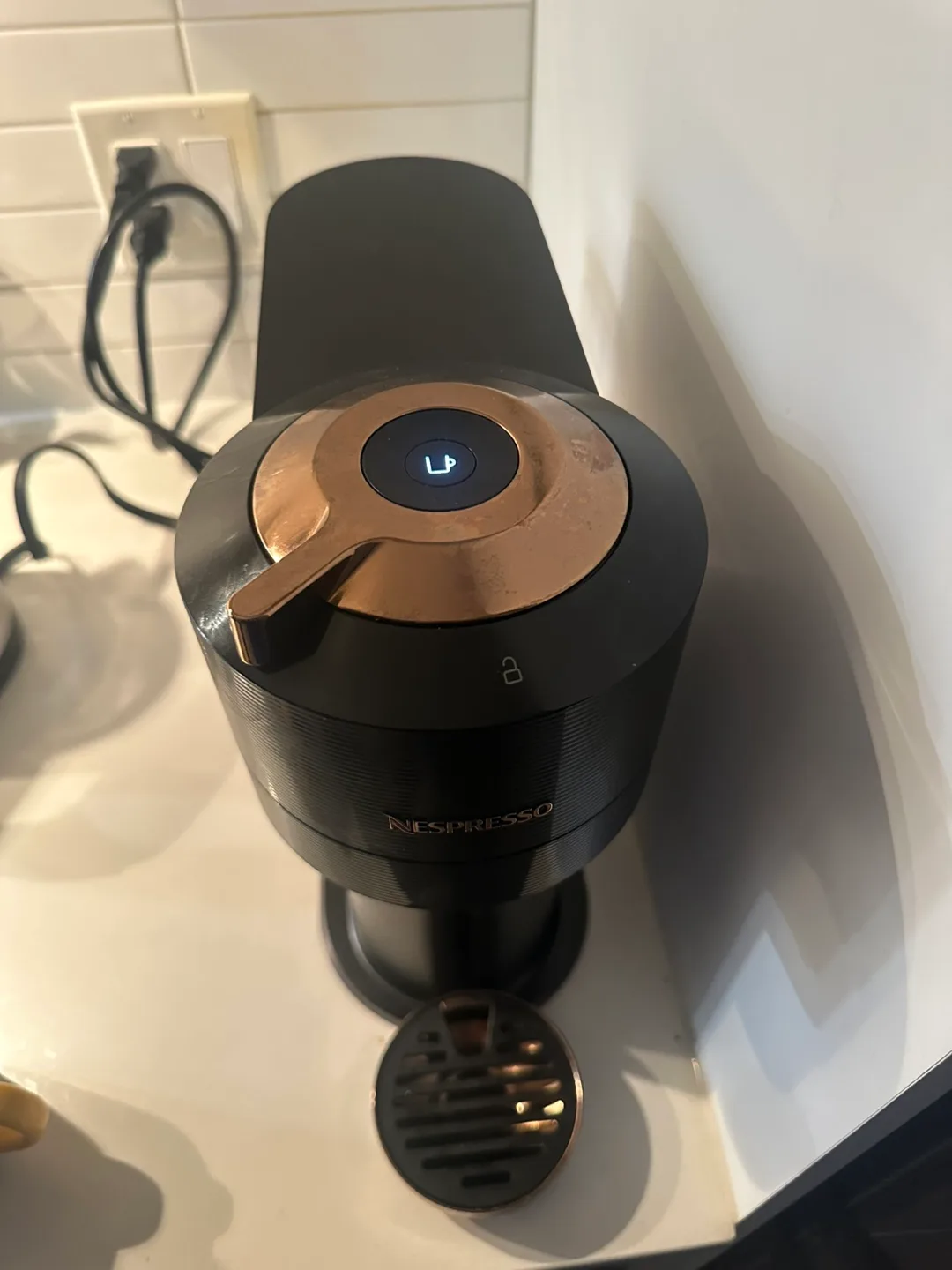 Nespresso Vertuo Next Coffee and Espresso Machine by De'Longhi image indicator(4)