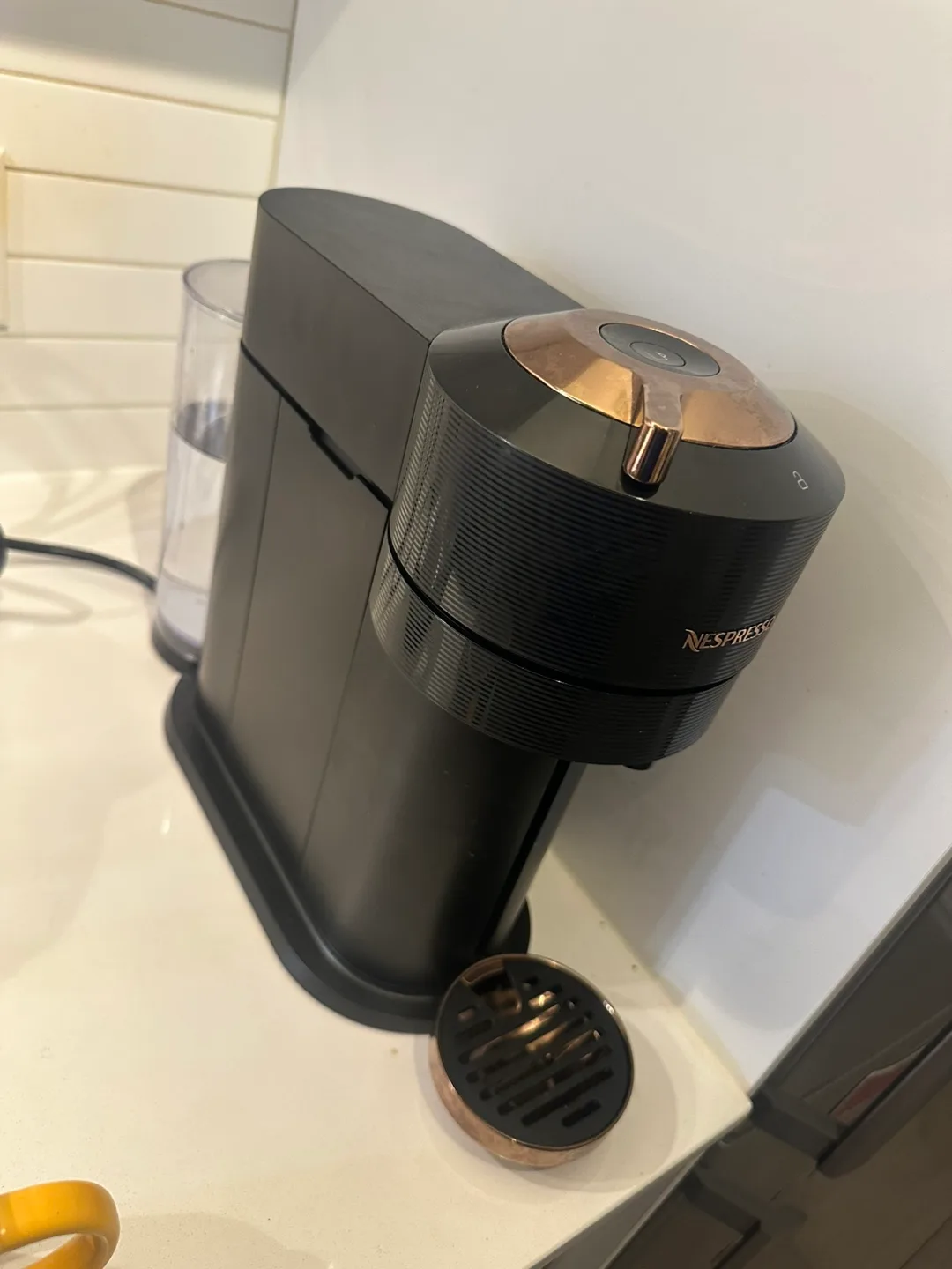 Nespresso Vertuo Next Coffee and Espresso Machine by De'Longhi image indicator(6)