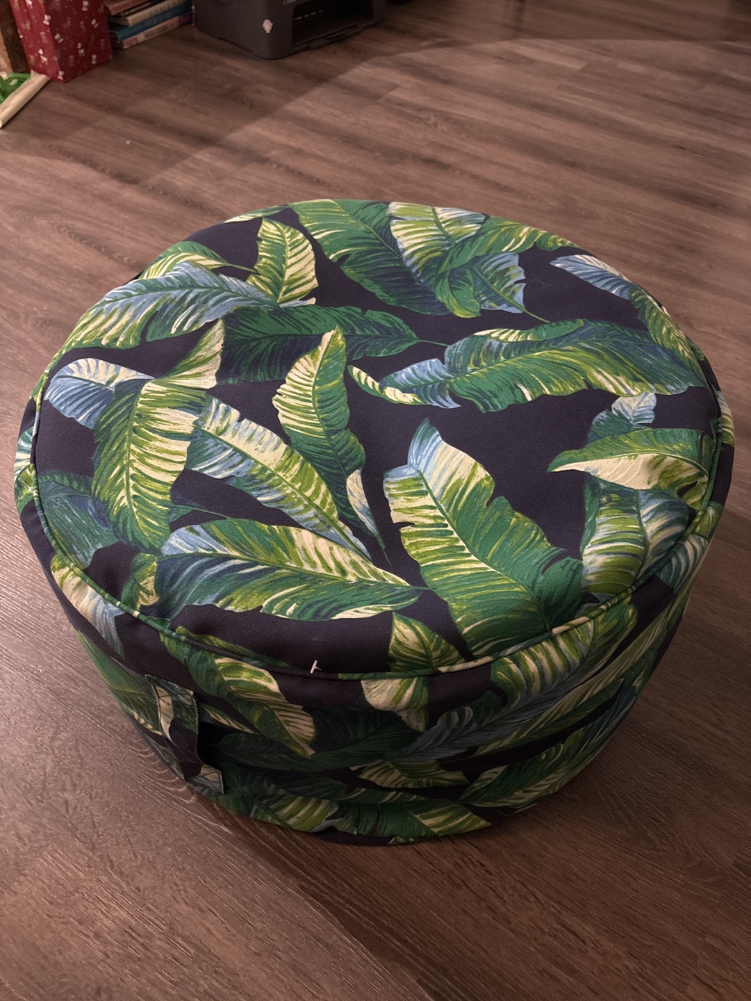 Round Ottoman with Tropical Leaf Pattern - photo 2