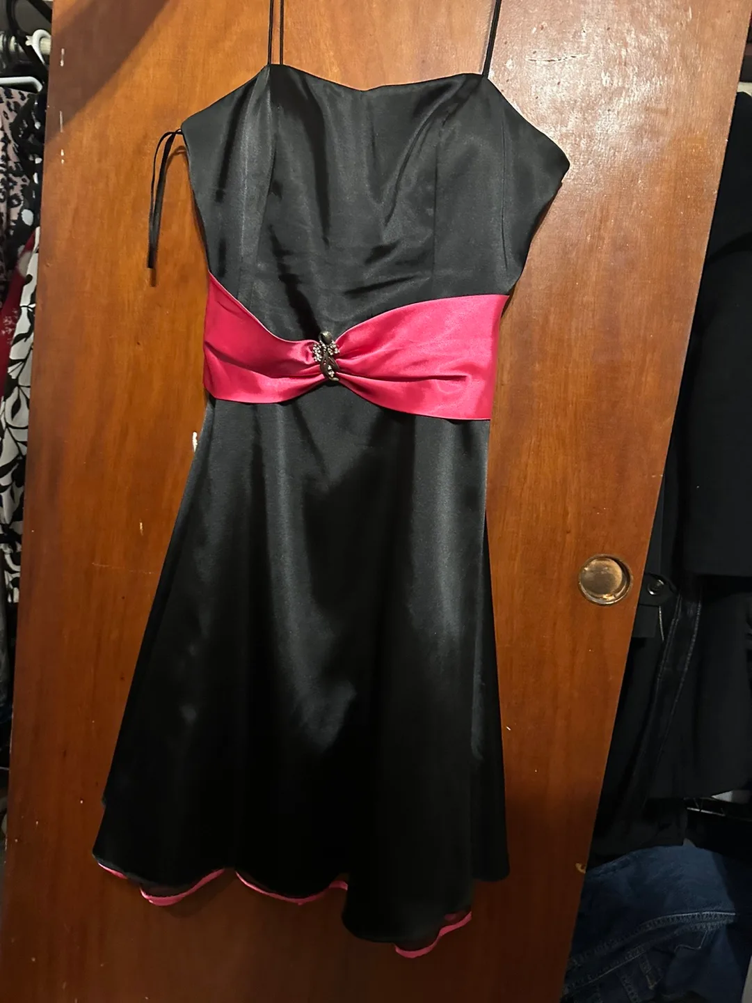 Black and Pink Formal Dress with Satin and Ribbon image indicator(2)