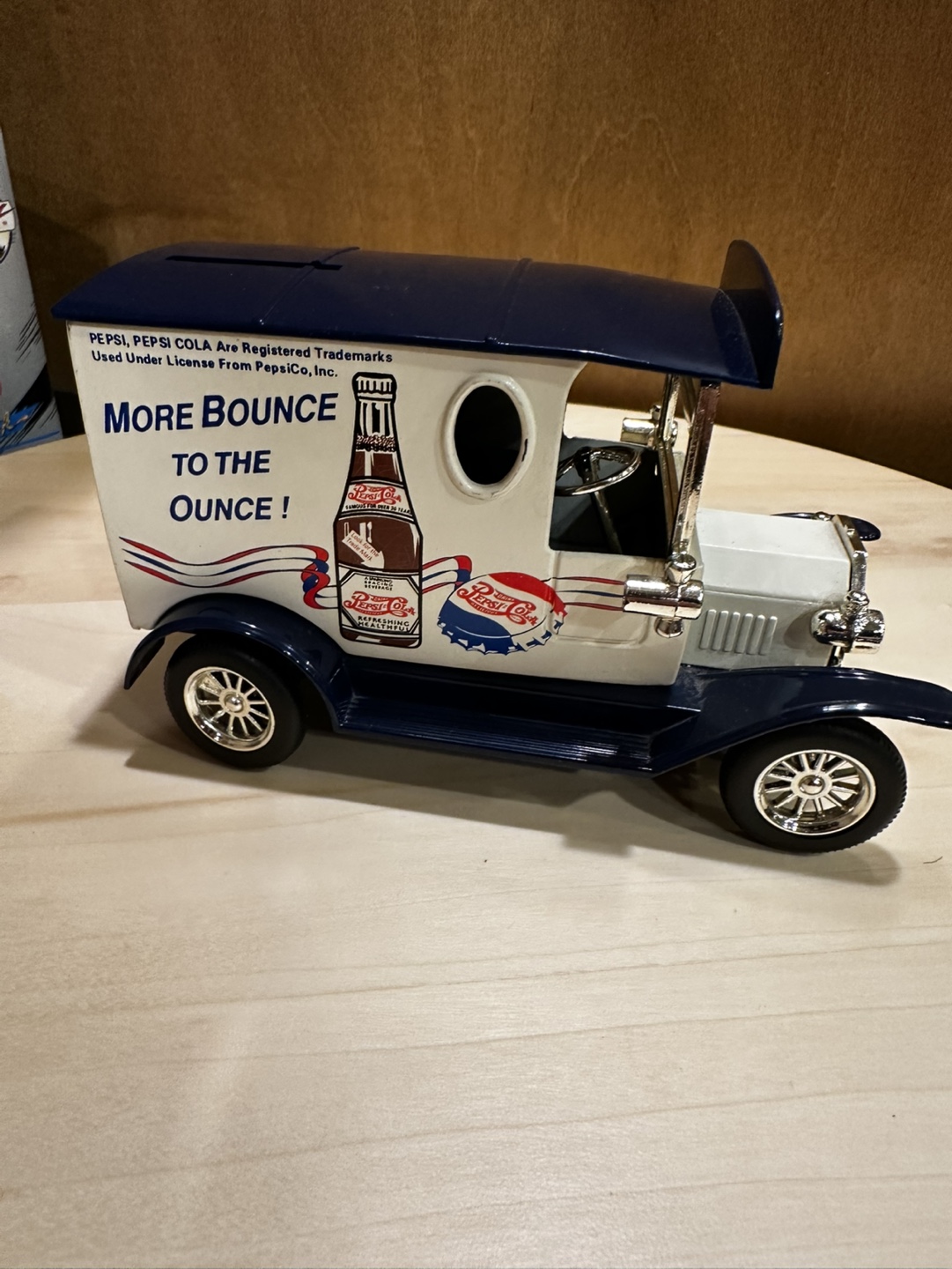 Die Cast Pepsi Delivery Truck - photo 2