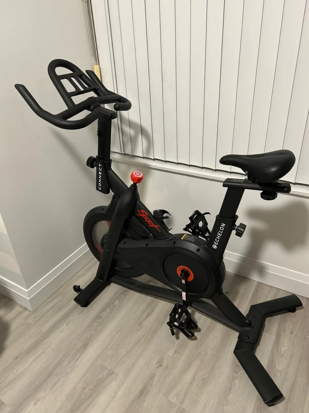 Echelon Ex-3 Smart Connect Spin Bike (moving, must go!) image indicator(2)