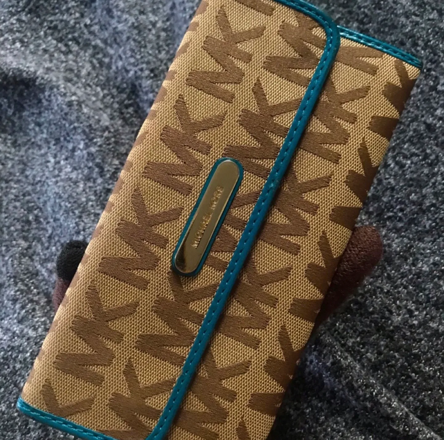 Michael Kors ~ AUSTIN Signature Continental Canvas Wallet image indicator(2)