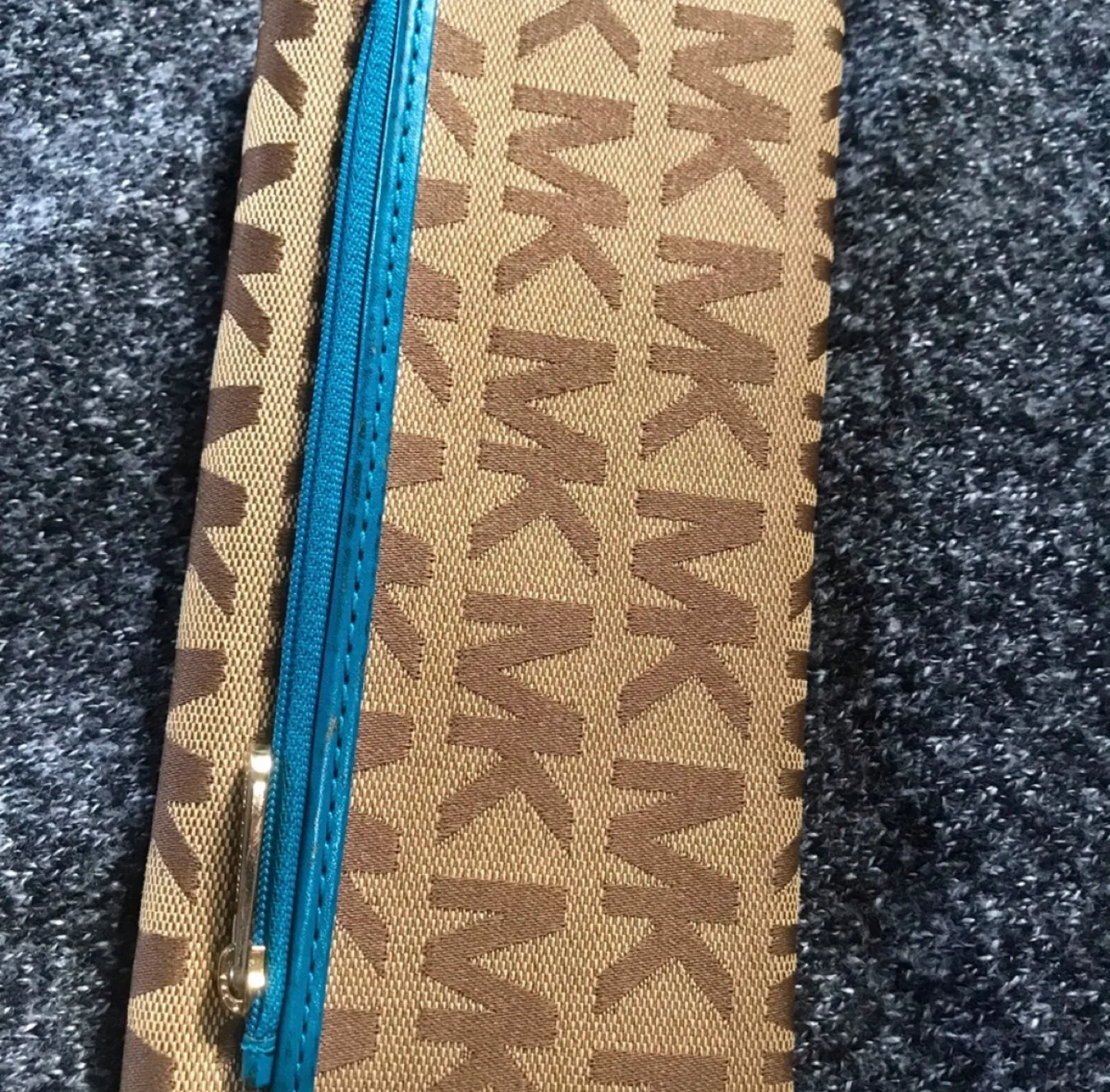 Michael Kors ~ AUSTIN Signature Continental Canvas Wallet image indicator(3)