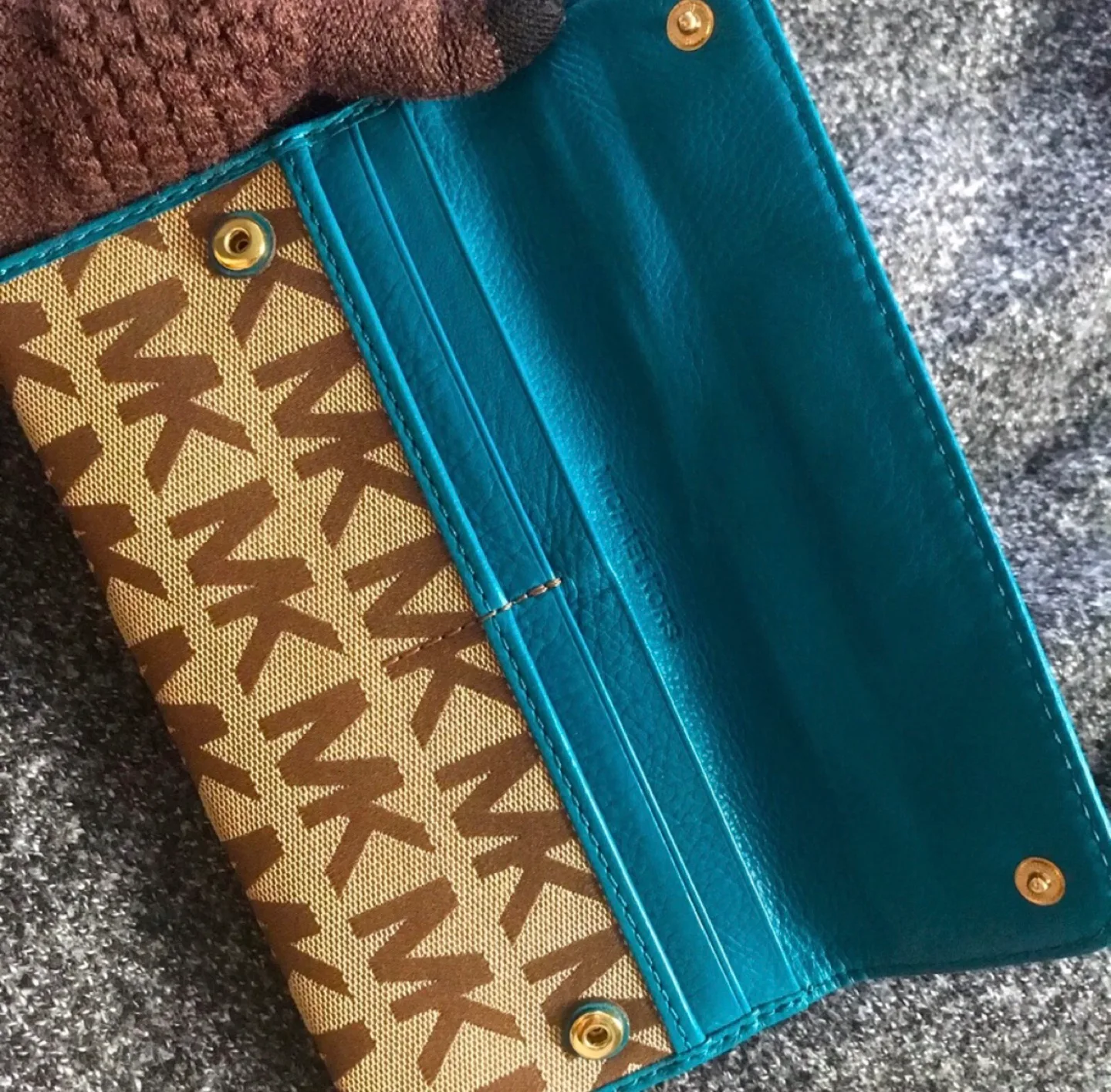 Michael Kors ~ AUSTIN Signature Continental Canvas Wallet image indicator(5)