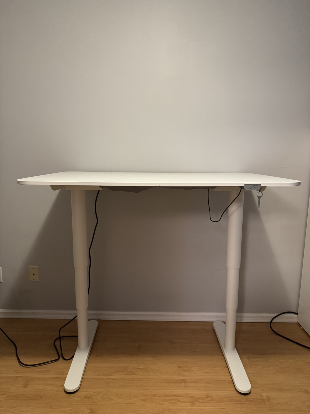 IKEA BEKANT Electric Standing Desk - photo 2