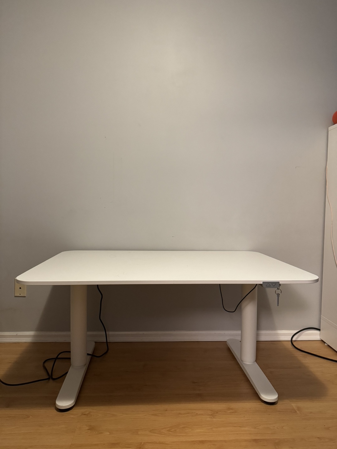 IKEA BEKANT Electric Standing Desk