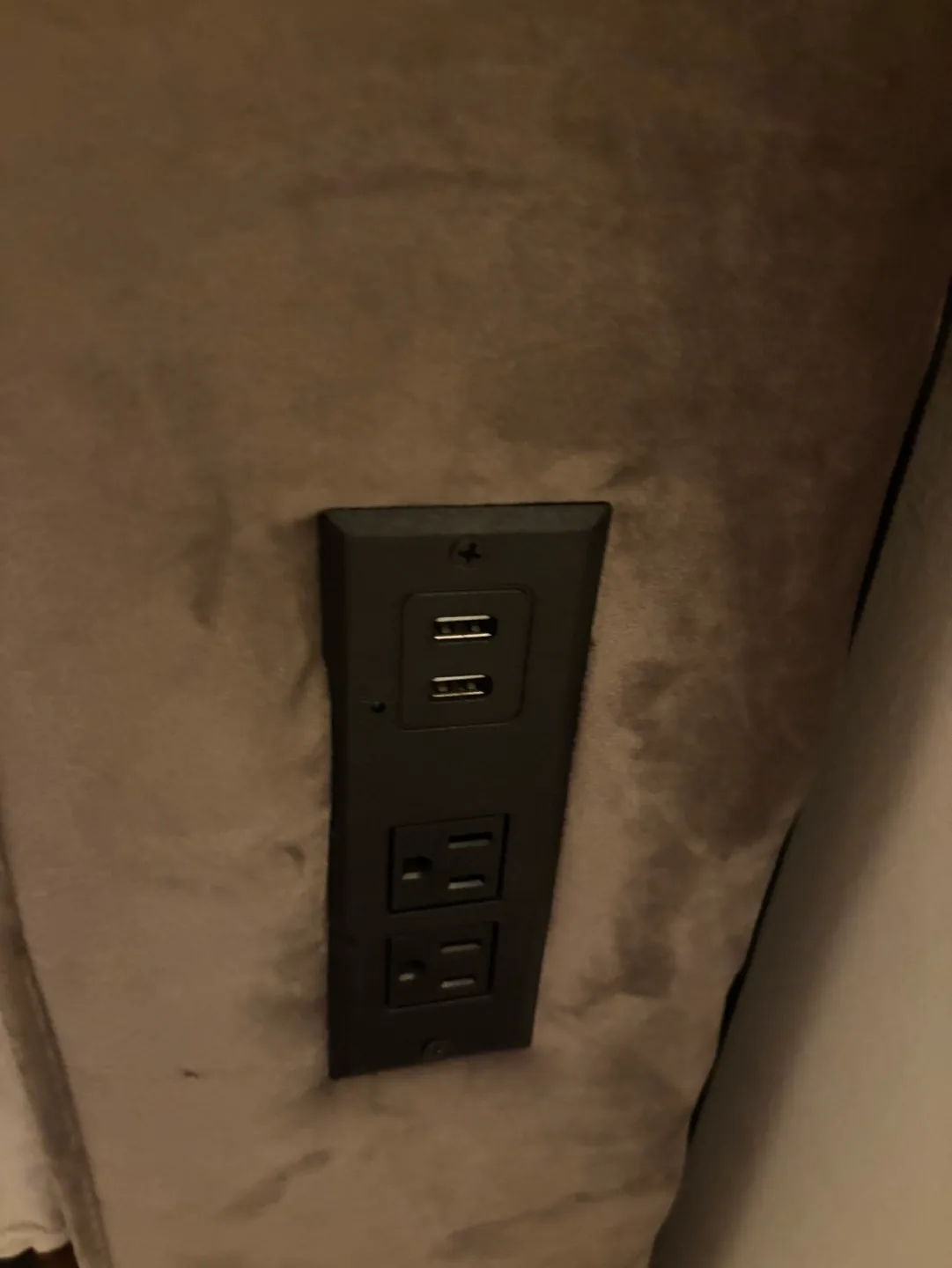 Upholstered Headboard with Outlets image indicator(2)