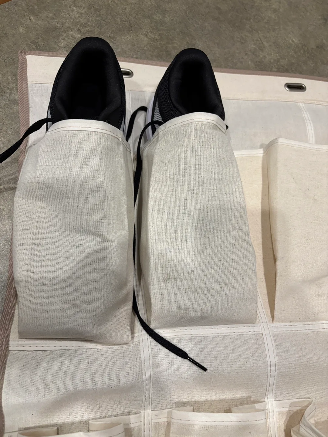 Over The Door Shoe Organizer - holds 12 pairs shoes image indicator(4)