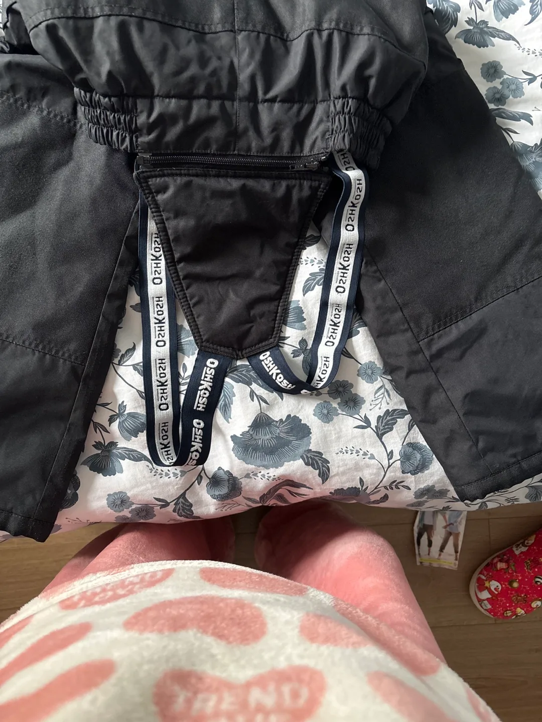 OshKosh B'Gosh Snow Pants image indicator(3)