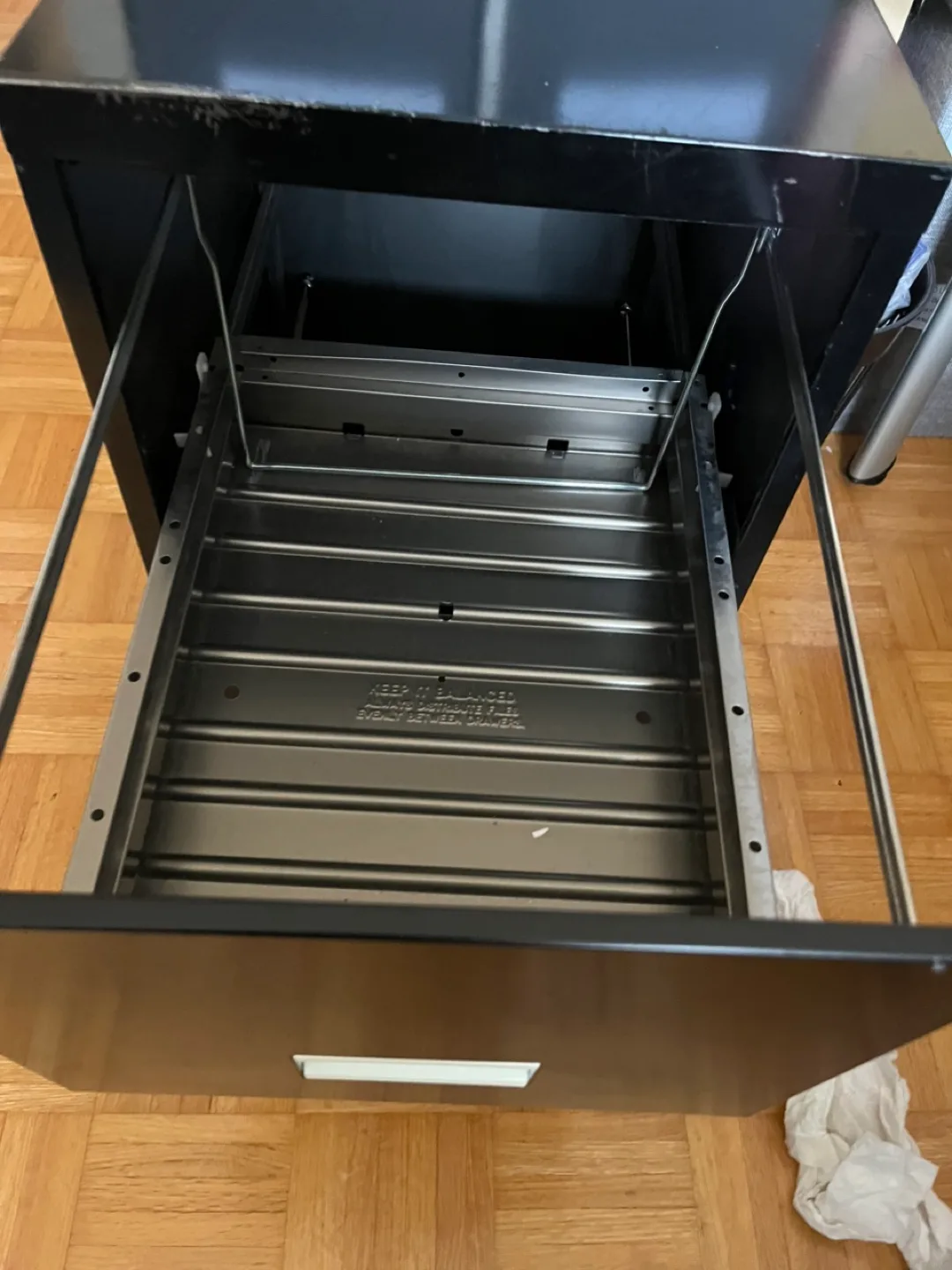 2 Drawer Metal Filing Cabinet image indicator(2)