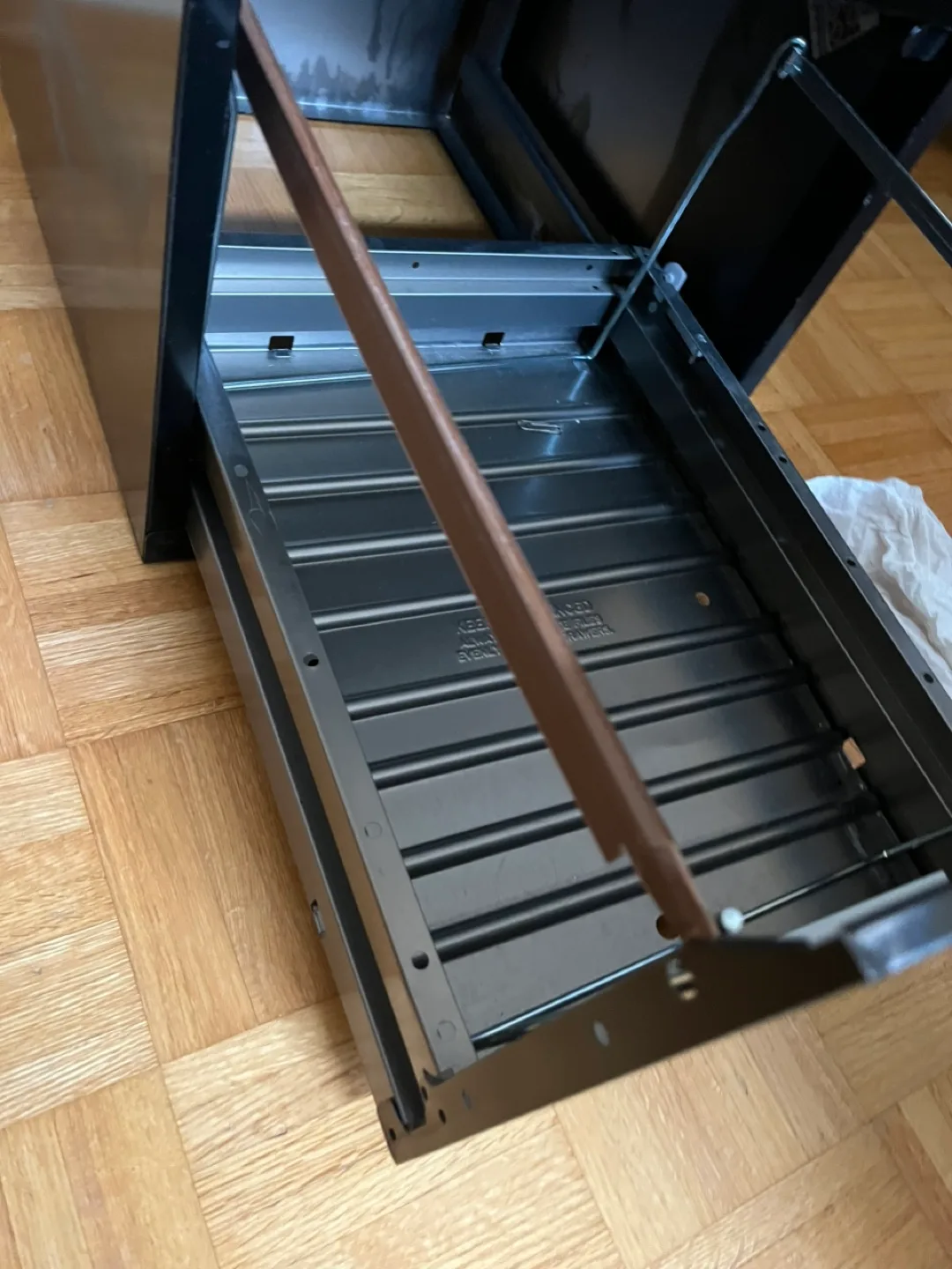 2 Drawer Metal Filing Cabinet image indicator(3)