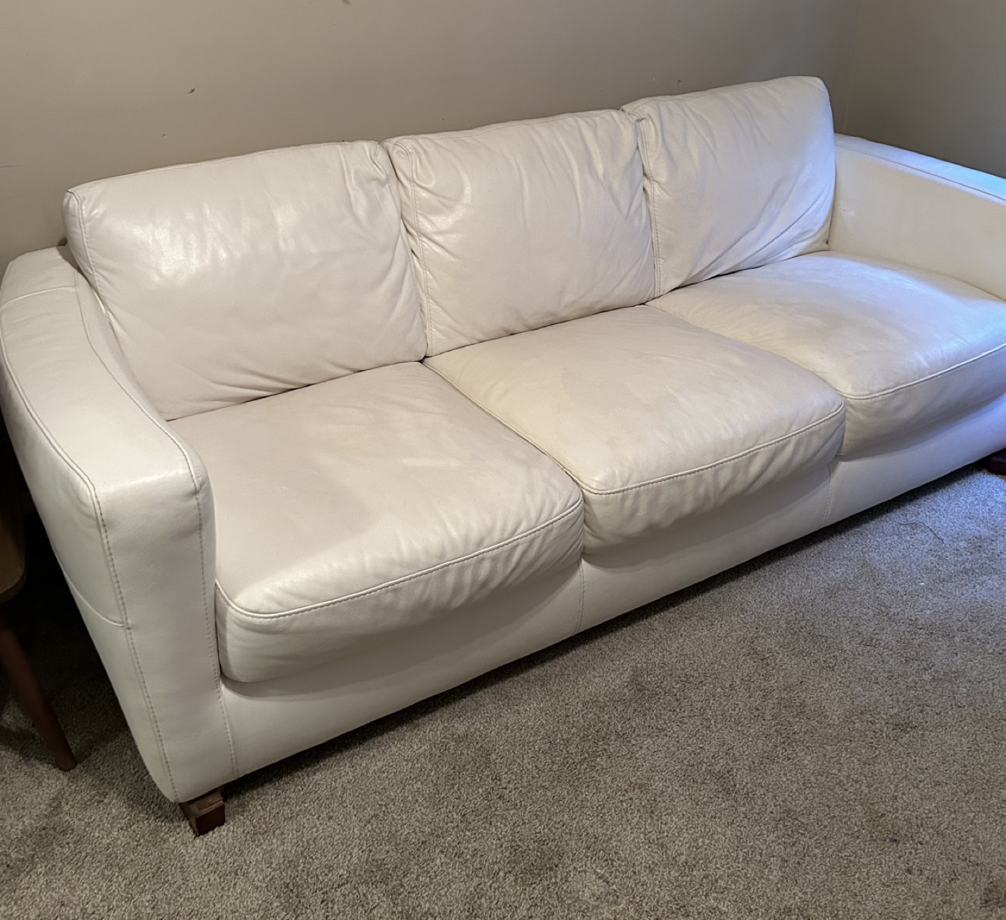 White Leather Sofa in very good condition - photo 3