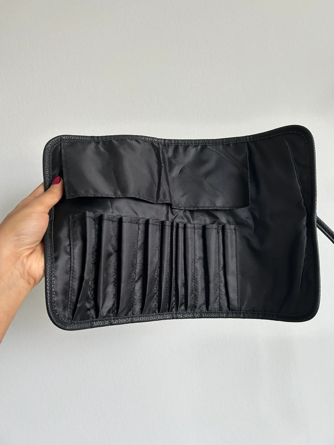 Sephora Makeup Brush Roll (12-piece) image indicator(2)